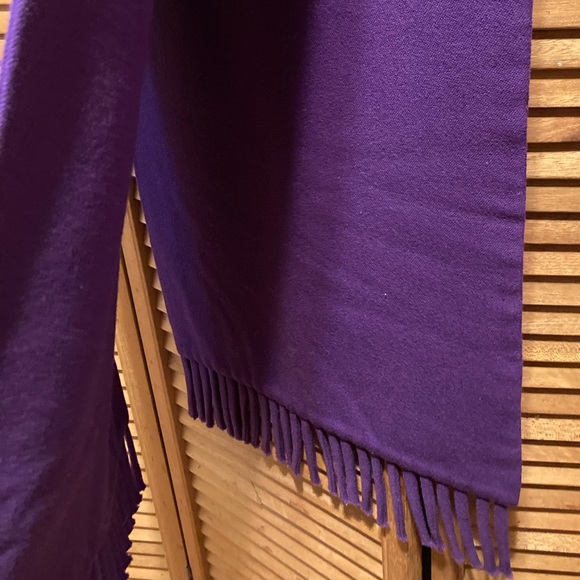 Vintage Heavy Wool Gaberdine Purple Shawl/Wrap with Fringed Hem - Picture 12 of 13
